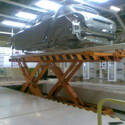 Car Assembly Scissor Lift - Volkswagen